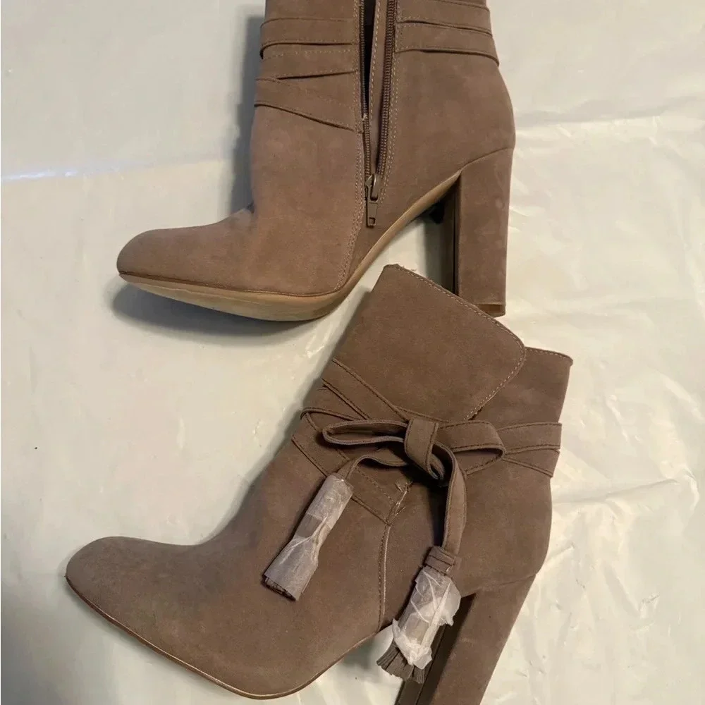 Just Fab Landry Bootie Never worn size 9